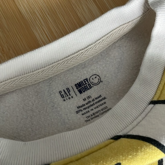 Gap kids smiley sweatshirt Size M (8) - Picture 3 of 3